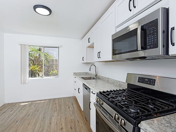 2nd image of 4475 Texas St