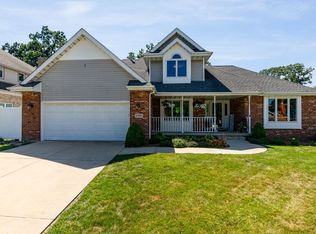 2910 Morningside Dr, Crown Point, IN 46307