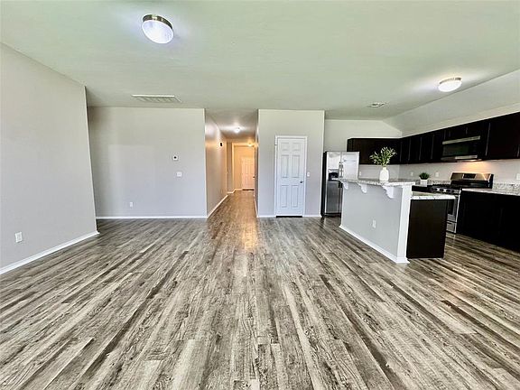 5th image of 5303 Nicole Dr