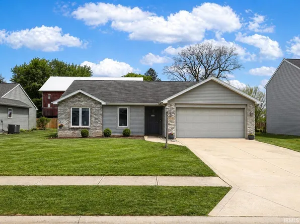 15001 Towne Gardens Dr, Huntertown, IN 46748