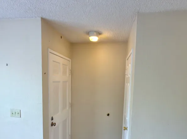 1360 Del Rio Ct APT 4, Concord, CA 94518