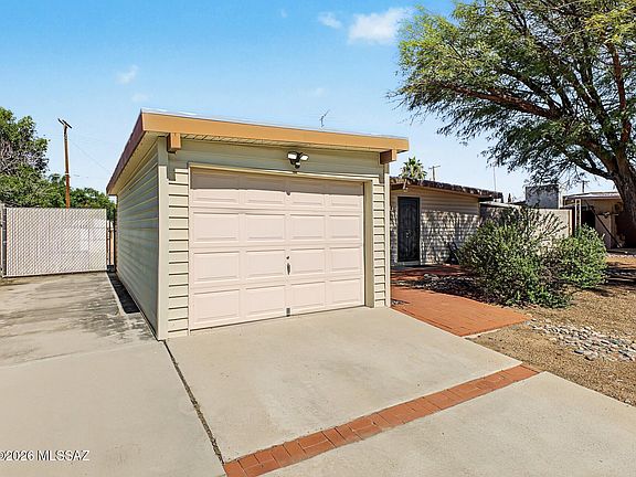 2nd image of 6617 E Nelson Dr
