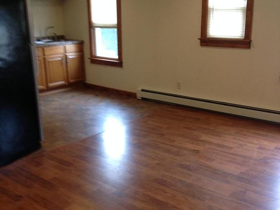 Area open from kitchen to living room