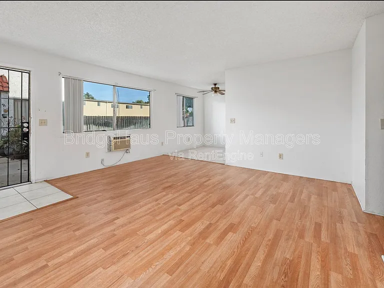 449 S Mollison Ave #3 — Photo 3