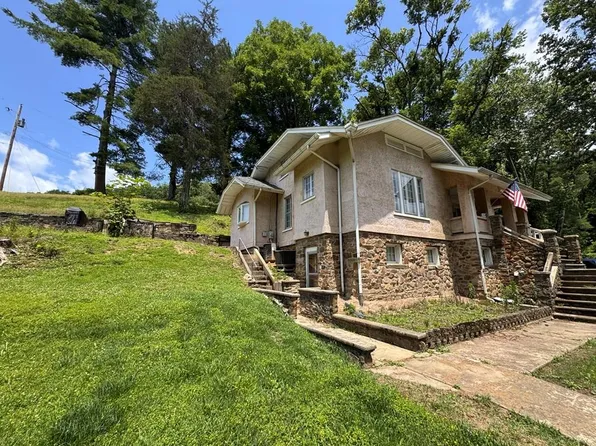 2481 Saltville Hwy, Saltville, VA 24370