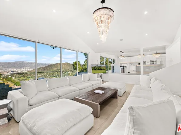 7377 Pyramid Pl, Los Angeles, CA 90046