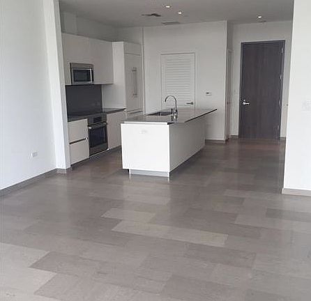 3rd image of 68 SE 6th St APT 4046