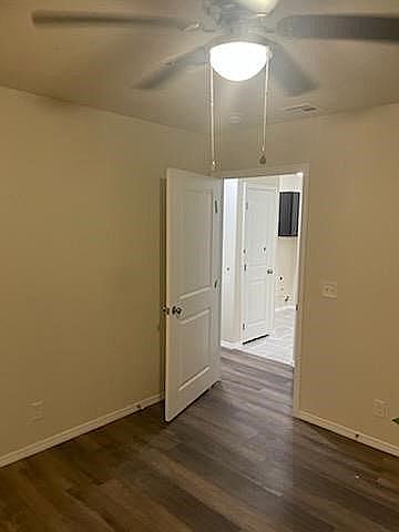 2nd image of 1007 E Zion Ct