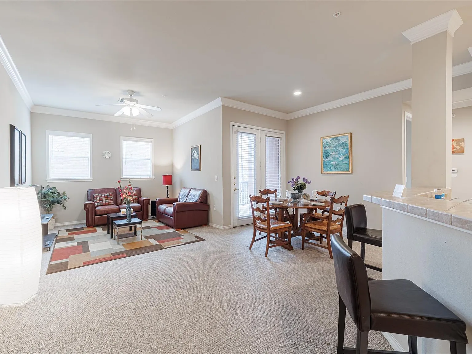 1 bed, 1.0 bath, 818 sqft, $1,900 — Photo 1