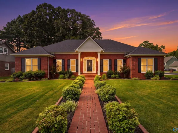 2302 Cumberland Pl SW, Decatur, AL 35603