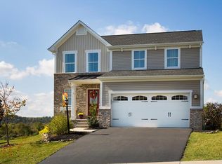 1101 Raymond Dr, Oakdale, PA 15071