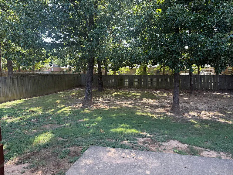 1845 Arden Ln — Photo 18