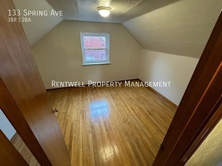 133 Spring Ave — Photo 16