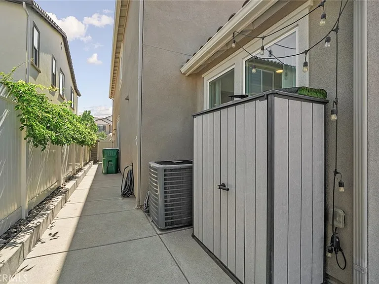 24253 Flora Rd — Photo 44