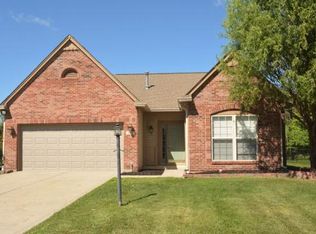 862 Waveland Ln, Greenwood, IN 46143