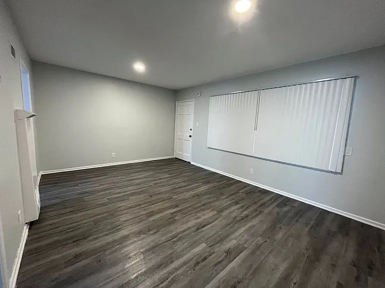 7056 Lanewood Ave — Photo 15