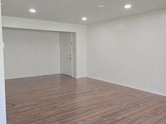 2nd image of 470 Fox Hills Dr N APT 1