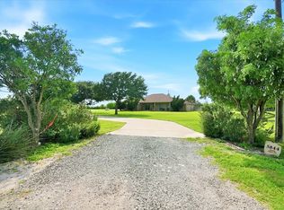 5844 Santa Clara Dr, Robstown, TX 78380