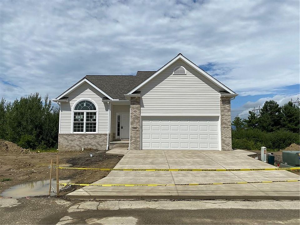 1st image of 606 Fieldstone Dr #103