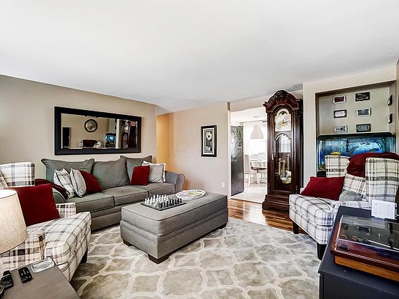 5th image of 2851 Blankner Dr
