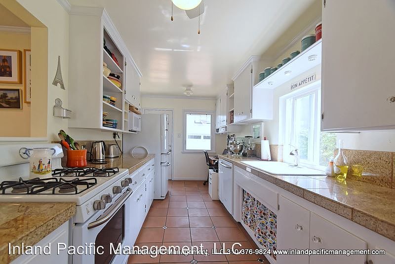 1st image of 5211 Scott St