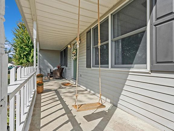 3rd image of 117 Glenavy Dr