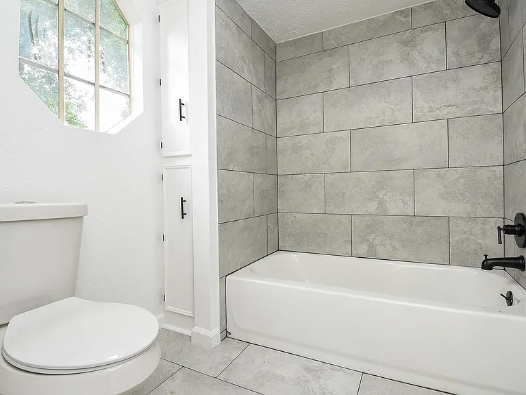 15814 Winding Moss Dr — Photo 38