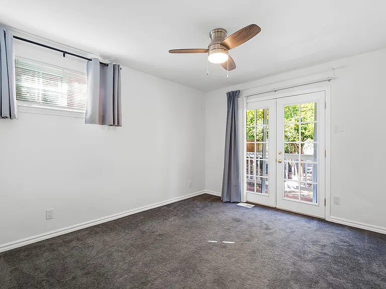 1162 Davis St — Photo 13