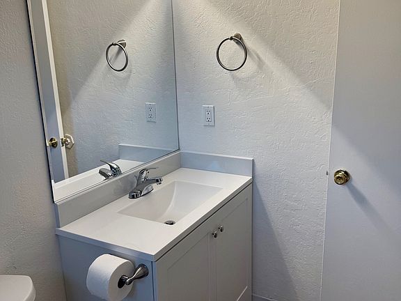 5th image of 4816 Santee Dr APT A