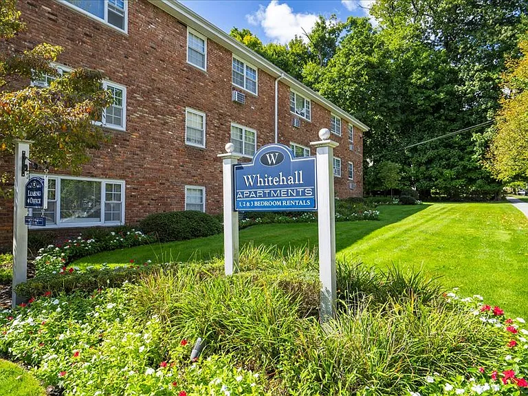 Whitehall Apartments — Photo 15