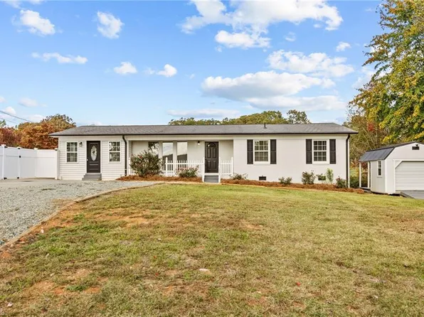 1228 Oakwood Acres Rd, Asheboro, NC 27205