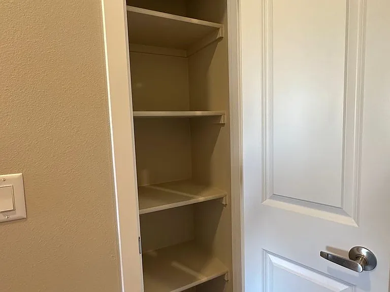 Autumn Woods Apartments — Photo 27