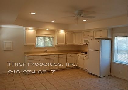 3rd image of 5914 Palm Dr