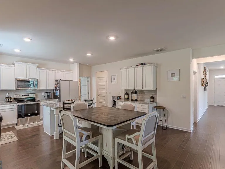 367 Noblewood Dr — Photo 8