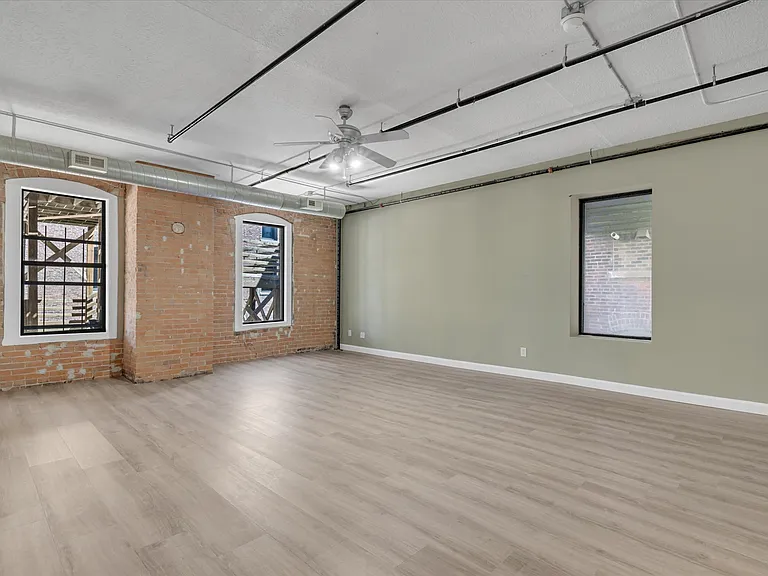400 N Main St #203F — Photo 2