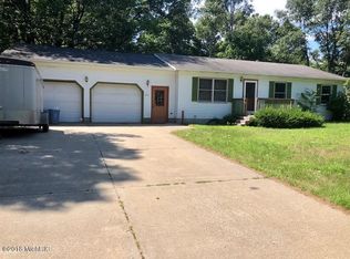 813 N Lavinia St, Ludington, MI 49431