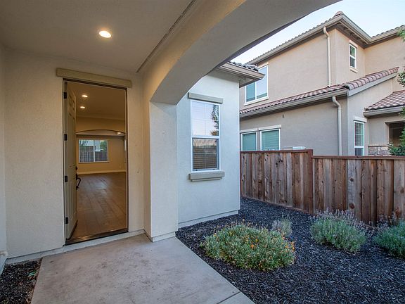 4th image of 16370 San Domingo Dr