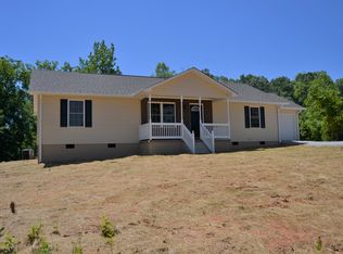 453 N Point Cir, Hartwell, GA 30643