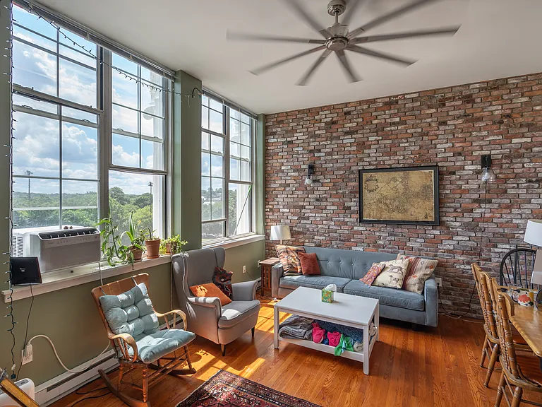 240 Heath St #8 — Photo 7