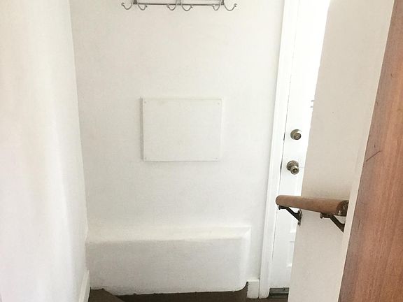 4th image of 774 Dahlia St
