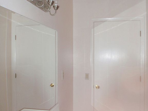 Vintage "Mamie Pink" Bath