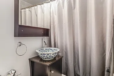 Rented by Barkoff Residential 