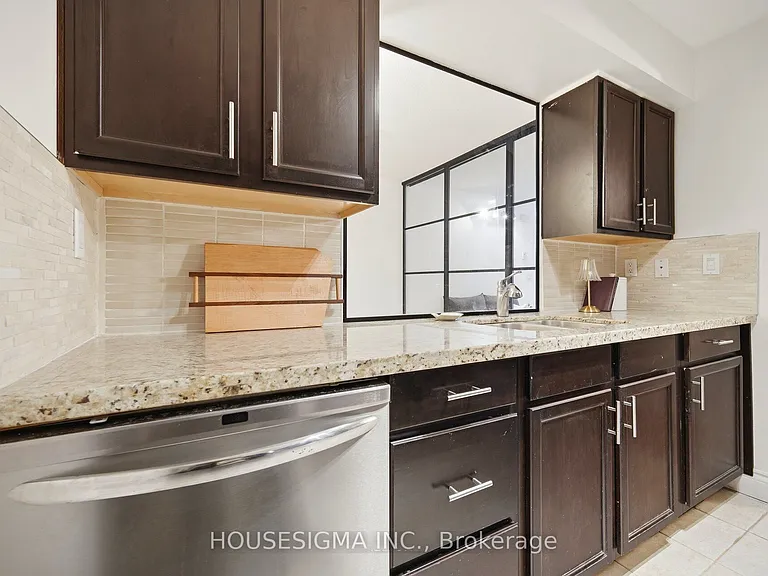 83 Lillian St #25 — Photo 12