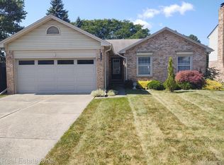 47023 Blossom Ln, Macomb, MI 48044