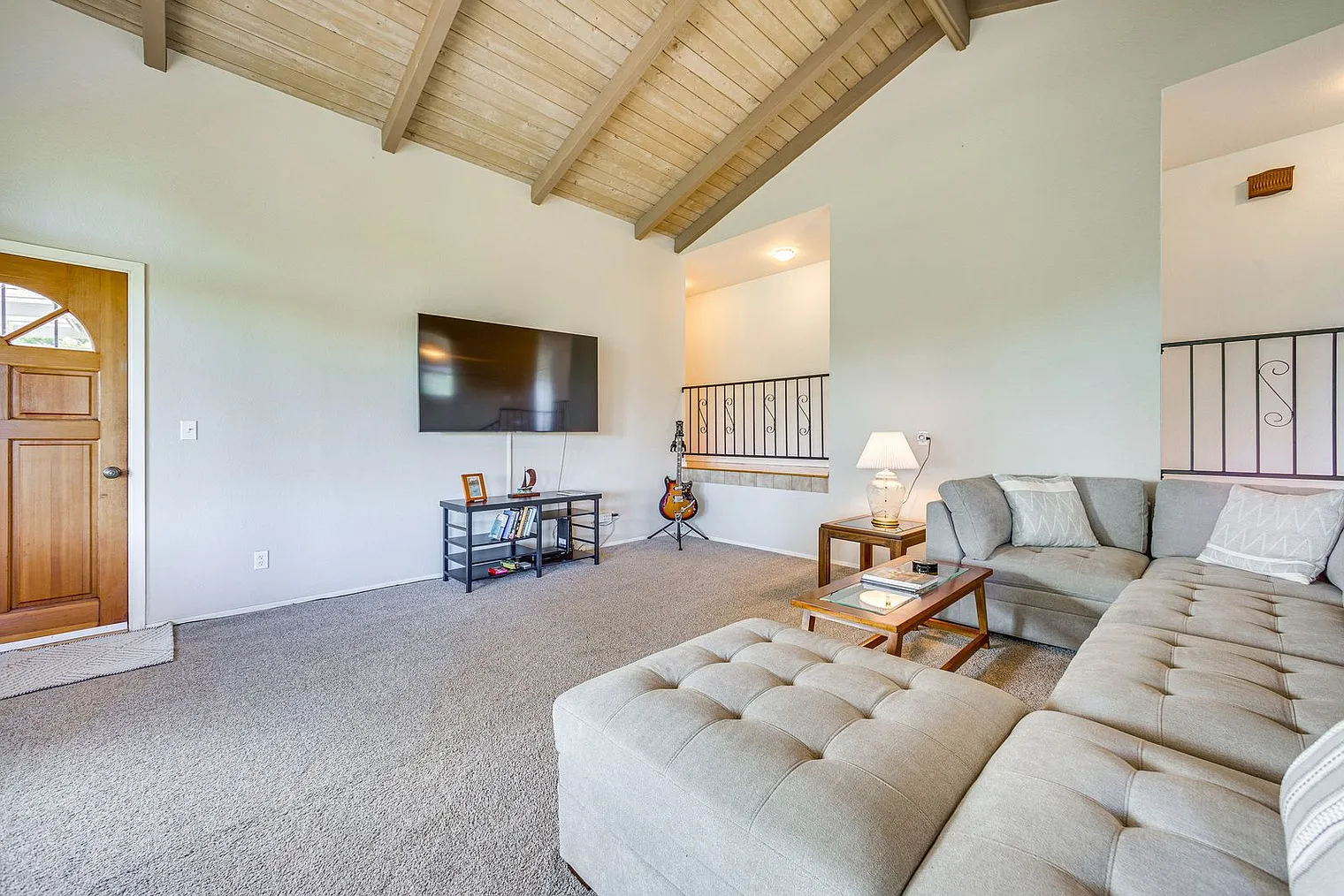 3 bed, 2.0 bath, 2314 sqft, $6,838 — Photo 3