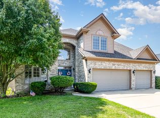1819 Country Hills Dr, Yorkville, IL 60560