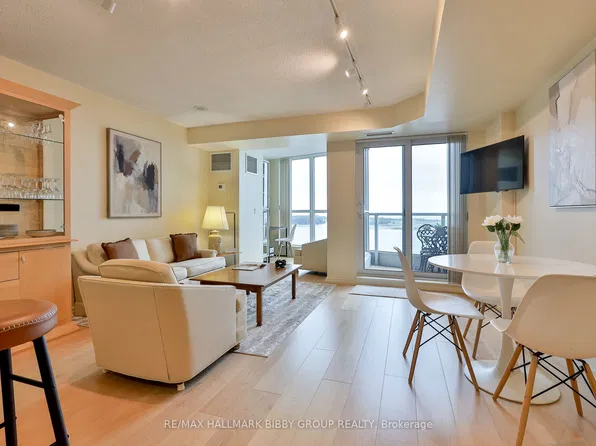 208 Queens Quay W #1911, Toronto, ON M5J 2Y5