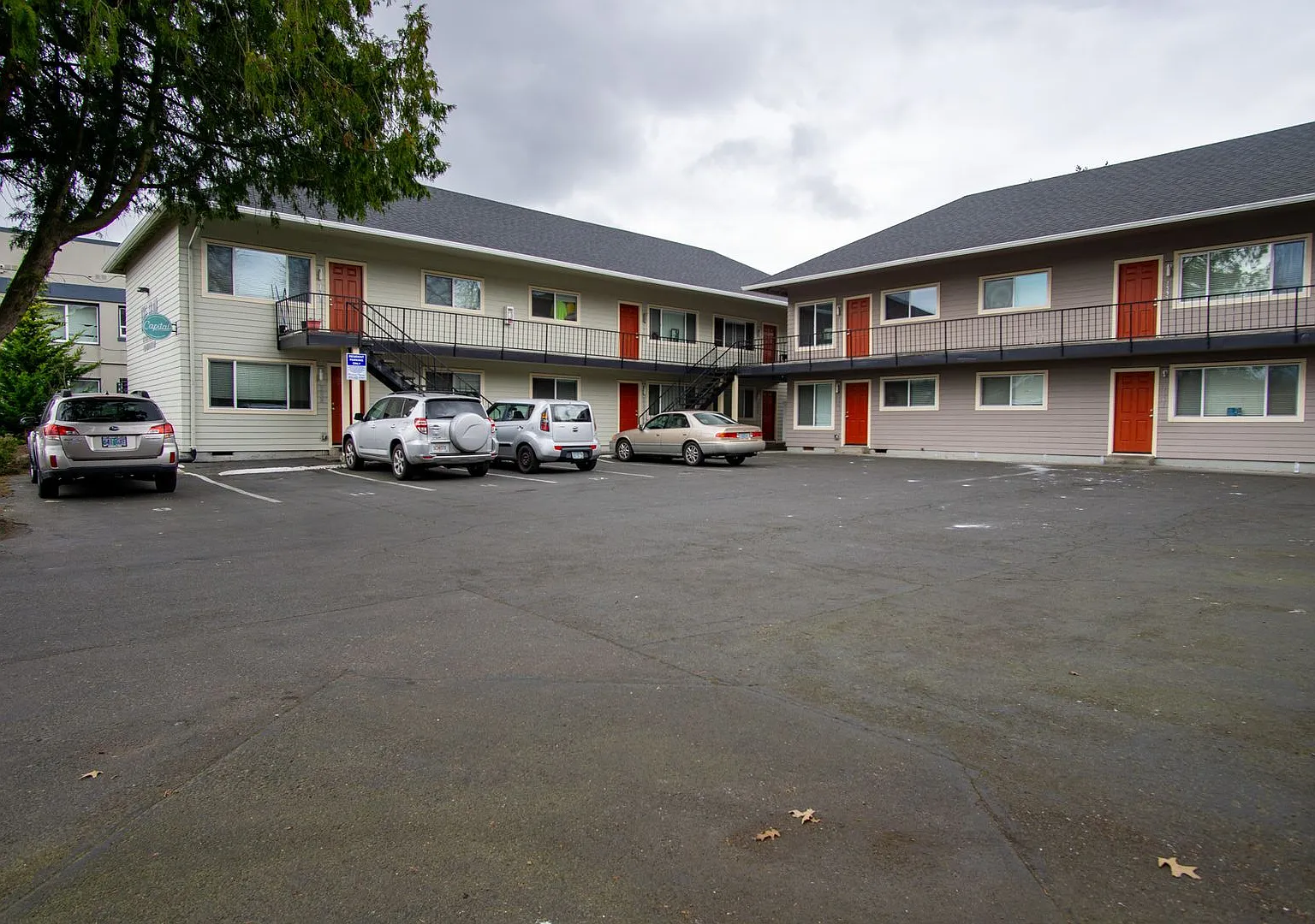 Corner 1-Bed w/Beautiful Kitchen & Off-Street Parking — Photo 2