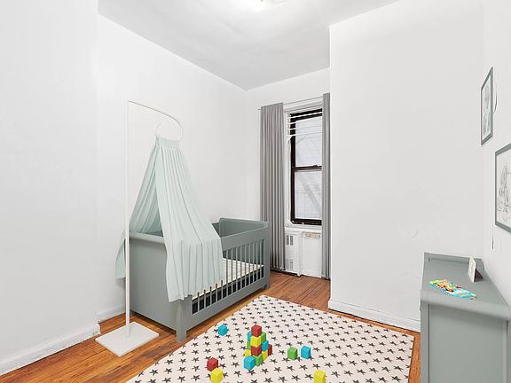 4th image of 157 W 123rd St #4D