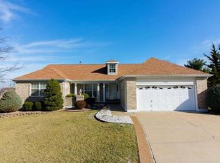 9918 Tesson Creek Estates Dr, Saint Louis, MO 63123